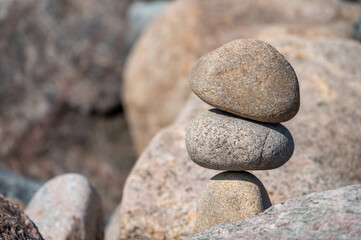 aufgestapelte Steinpyramide