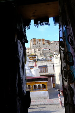 Tibet, ladakh, voyage en Inde avec montagne et lieux de culte, temple et monast&egrave;re