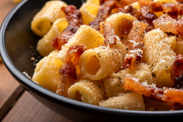 Pasta alla carbonara, cibo italiano 
