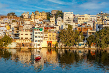  Lake Pichola, Rajasthan, India.