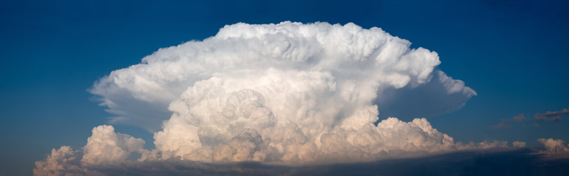 a thundercloud (cumulonimbus) formed into an anvil