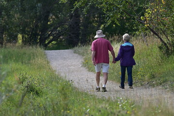 walking in the park, Old couple