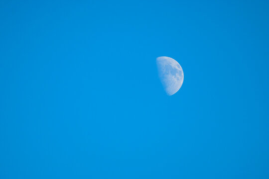 Waxing gibbous moon during the day