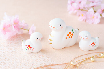 巳年の年賀状素材｜白蛇の親子と桜