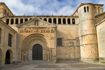 Fototapeta premium Collegiate Church of St Juliana in Santillana del Mar