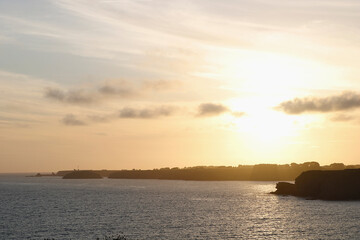 Coucher de soleil sur les rive de belle-ile en mer