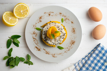 Delicious Thai sticky rice with fresh fruit.