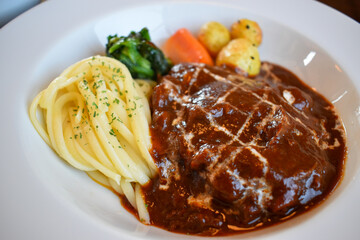 洋食屋のビーフシチュー