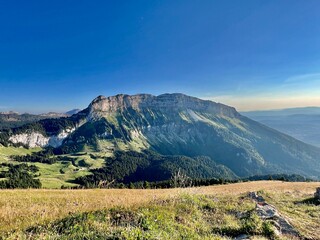 Fototapeta premium coucher de soleil montagne de sous Dine haute savoie