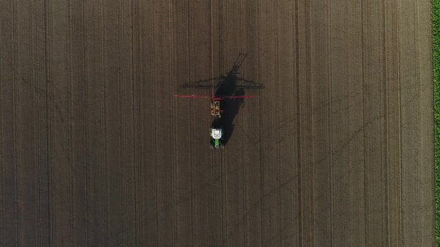 Trecker auf Feld