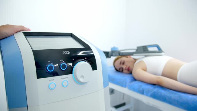 Advanced electromagnetic therapy with SIS for accelerated fracture healing and joint blockage relief. Ideal for showcasing cutting-edge rehabilitation technology and effective recovery solutions.