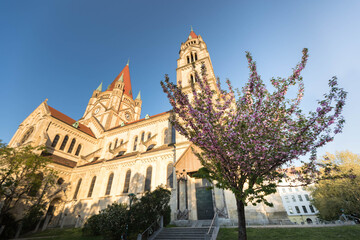Wien, &Ouml;sterreich: Die Franz von Assisi Kirche ist eine r&ouml;misch-katholische Pfarrkirche im 2. Wiener Gemeindebezirk Leopoldstadt am Mexikoplatz