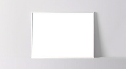 窓の光と影を持つ白い壁の背景に掛かっている最小限の空の正方形の白いフレーム画像のモックアップ。画像を分離する	
