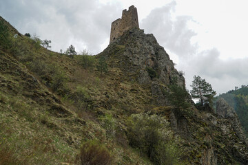 Obraz premium ruins of fortresses in the mountains