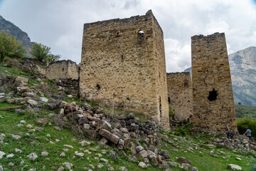 Obraz premium ruins of fortresses in the mountains