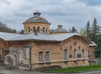 Fototapeta premium old wall with windows