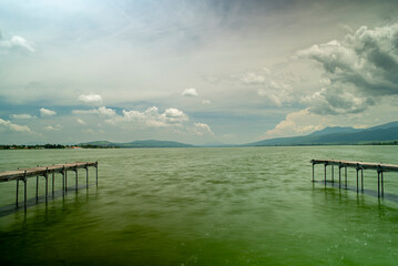 muelle, paisaje lago de cajititlan, cerro, jalisco, paisaje, panoramica, laguna, naturaleza, arboles, cuexcomatitlan, malecon, panoramica, nubes