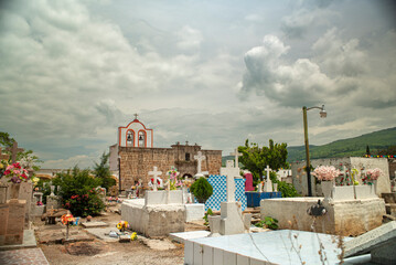 parroquia san lucas evangelista, templo en cementerio, jalisco, camino, panteon san lucas evanglista, tlajomulco, jaliso, molcajetes