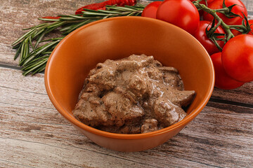 Soft chicken liver with cream