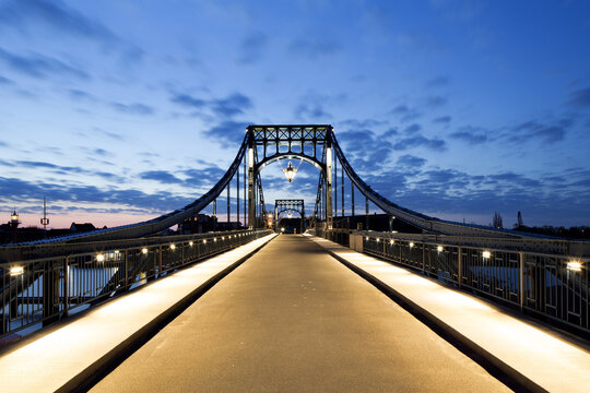 Kaiser Wilhelm Bridge, historic swing bridge from 1907 in the harbour, Wilhelmshaven, Lower Saxony, Germany, Europe