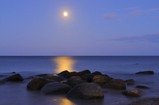 Full moon above the Baltic Sea, Fehmarn, Schleswig-Holstein, Germany, Europe