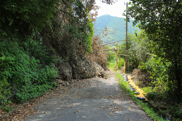 災害　土砂崩れ