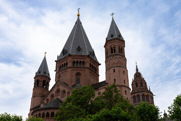 Fototapeta premium Mainz Cathedral or St. Martin's Cathedral