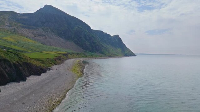 Trefor Sea Stacks, North Wales, Cliffs, Mountains (Gyrn Goch, Gyrn Ddu, Garn For), Pebble Beach