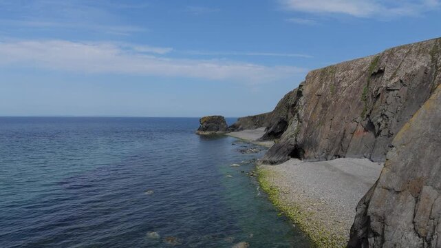 Trefor Sea Stacks, North Wales, Cliffs, Mountains (Gyrn Goch, Gyrn Ddu, Garn For), Pebble Beach