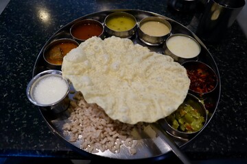 インド　ベジタリアン定食