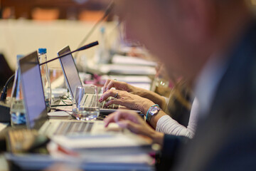 Dynamic Business Seminar: Strategic Collaboration and Project Planning