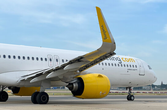 Vueling Airlines Airbus A321 NEO Taxiing for Takeoff to Barcelona Airport BCN