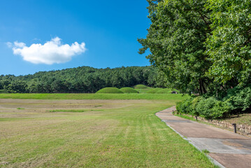 부여 왕릉원의 전경, 사적-Exterior View of the Buyeo Royal Tomb, Historic Site, Chungcheongnam-do, South Korea