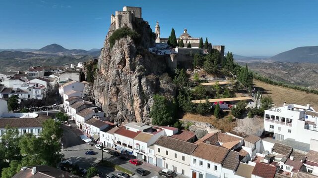 vista a&eacute;rea del municipio Olvera en la provincia de C&aacute;diz, Andaluc&iacute;a