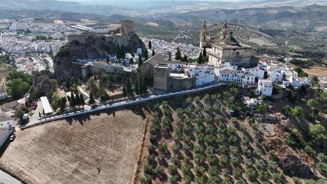 vista a&eacute;rea del municipio Olvera en la provincia de C&aacute;diz, Andaluc&iacute;a