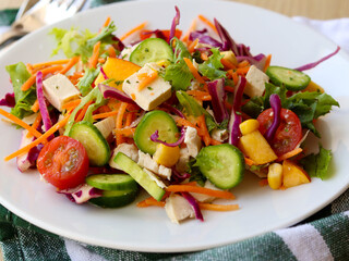 mix salad with tofu