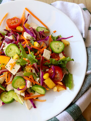 Vegetable mix salad with tofu
