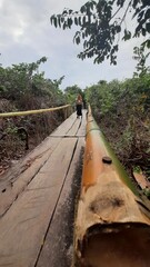 Fototapeta premium turista nas dunas de itaunas, espirito santo 