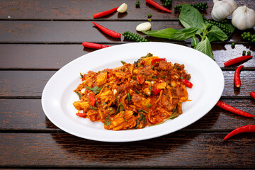 Spicy stir-fried bird is a Thai dish with a spicy flavor.