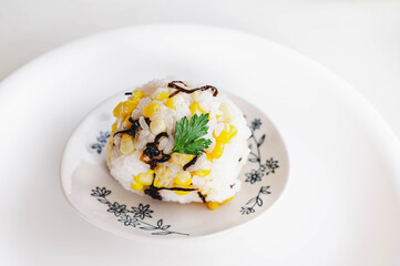 コーンと塩昆布のおにぎり