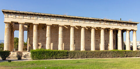 Fototapeta premium Stoa of Attalos: Majestic Hellenistic Architecture in the Agora of Athens, Housing the Museum of the Ancient Agora Under the Acropolis