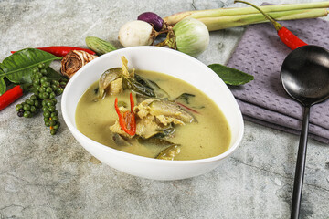 Thai green chicken curry with coconut