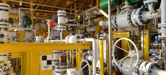 Oil and gas processing platform FPSO