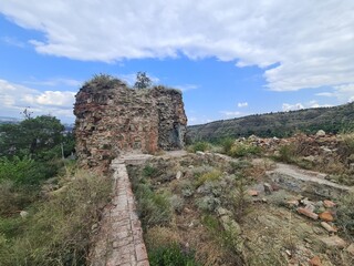 Fototapeta premium path to very old fortress ruins in Tbilisi, Georgia