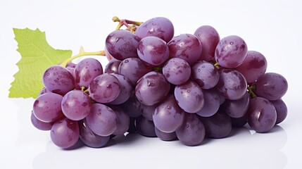 Fototapeta premium Glistening Grapes on White Background: High-Resolution Photograph
