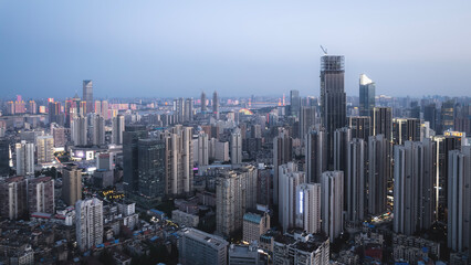 Stunning Cityscape at Dusk: A Breathtaking Urban Horizon