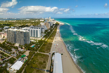 Fototapeta premium Miami Beach is popular vacation spot in southern Florida. Sandy beach surface and tourist infrastructure
