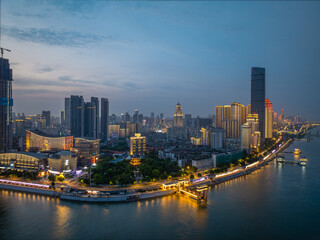 Fototapeta premium Skyline view of Wuhan City landmark
