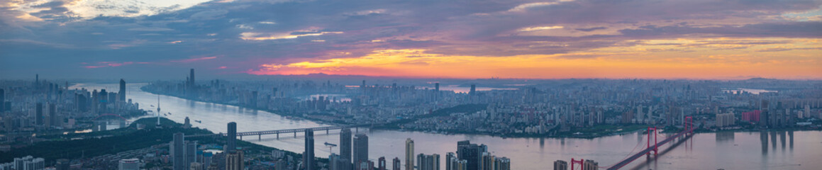 Fototapeta premium Skyline view of Wuhan City landmark