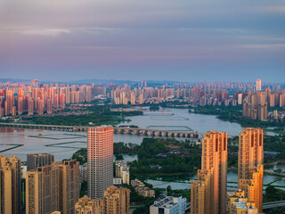 Fototapeta premium Skyline view of Wuhan City landmark